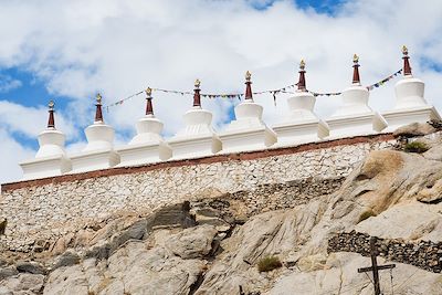 Chortens au monaste`re de Shey - Ladakh - Inde