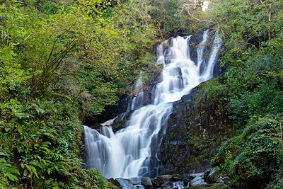 © Chris Hill 2011/Tourism Ireland - Chutes de Torc - Parc national de Killarney - Irlande Chutes de Torc - Parc national de Killarney - Irlande