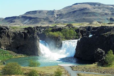 Cascade de Hjalparfoss  - Islande