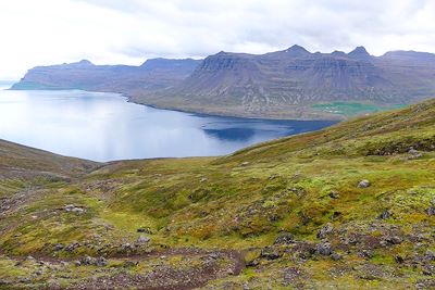 © Marianne Furlani - Fjord de Seydisfjördur - Islande Fjord de Seydisfjördur - Islande