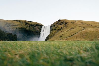 © Jed dela cruz / Unsplash - Cascade - Islande Cascade - Islande