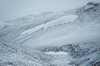 Montagnes enneigées