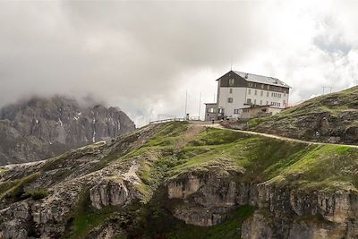 © Bruno Poinson - Refuge Auronzo - Randonnée dans les Dolomites - Italie Refuge Auronzo - Randonnée dans les Dolomites - Italie