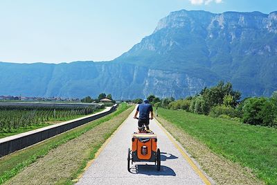 © Aurélien Tocquec - Piste cyclable - A vélo des Dolomites au Lac de Garde - Italie Piste cyclable - A vélo des Dolomites au Lac de Garde - Italie