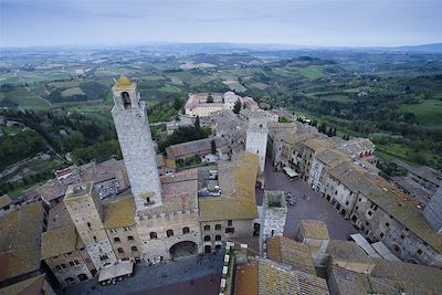 Panorama sur le Valdelsa depuis la Torre Grossa de San Gimignano - Toscane - Italie
