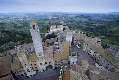 © Christophe Migeon - Panorama sur le Valdelsa depuis la Torre Grossa de San Gimignano - Toscane - Italie Panorama sur le Valdelsa depuis la Torre Grossa de San Gimignano - Toscane - Italie