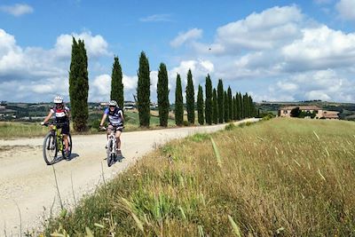 © Naomi Lindfield - Cyclistes en Toscane - Italie Cyclistes en Toscane - Italie