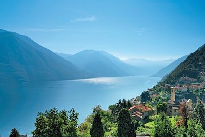 © Andreas Staruss / Look-fotolia - Lac de Côme - Italie Lac de Côme - Italie