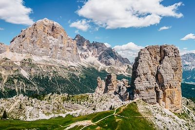 © Eva / Adobe Stock - Cinque Torri - Dolomites - Italie Cinque Torri - Dolomites - Italie