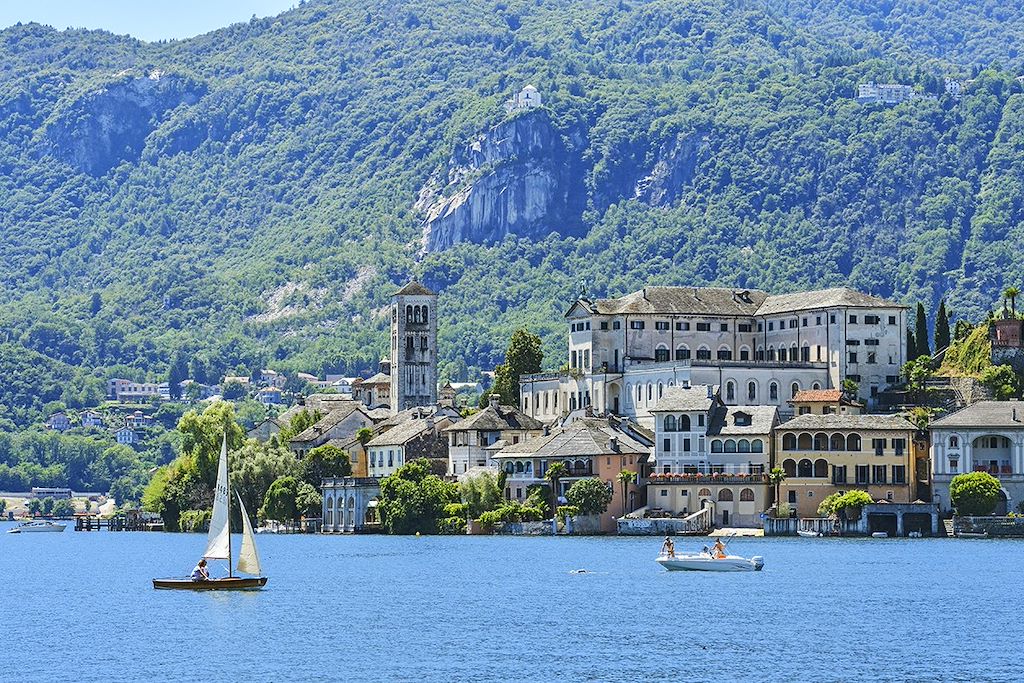 Image randonnée lacs italiens - voyage famille italie - randonnée lac majeur