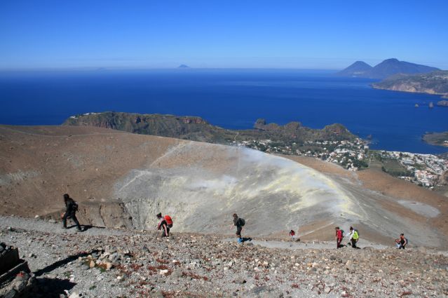 Image Des Eoliennes aux terres volcaniques de l'Etna