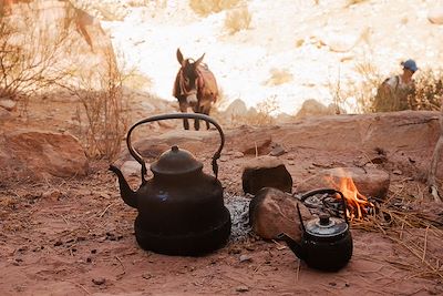 © Delphine Sinanian pour Terres d'Aventure - Pause thé - Wadi Sabrah Pause thé - Wadi Sabrah