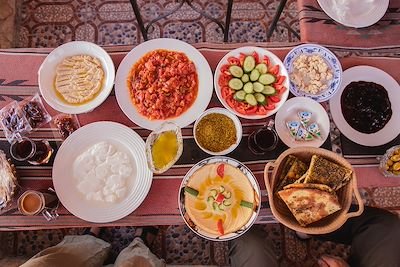 © Delphine Sinanian pour Terres d'Aventure - Petit déjeuner - Jordanie Petit déjeuner - Jordanie