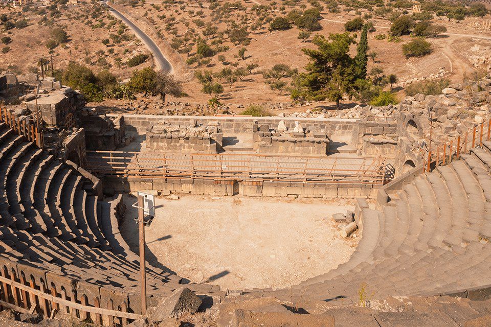 Image Randonnée Chamelière Dans Le Désert Du Wadi, Aventure Dans La Cité Antique De Pétra