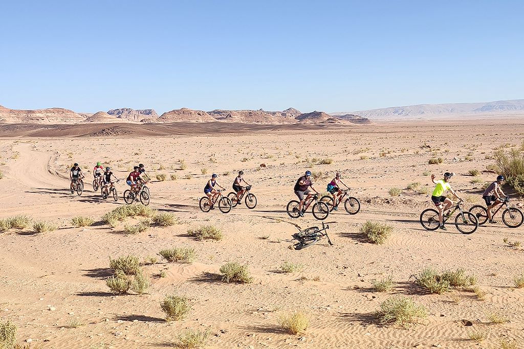 Image Excursion dans le Wadi Rum en VTT - Traversée de la Jordanie à VTT - Jordan bike trails