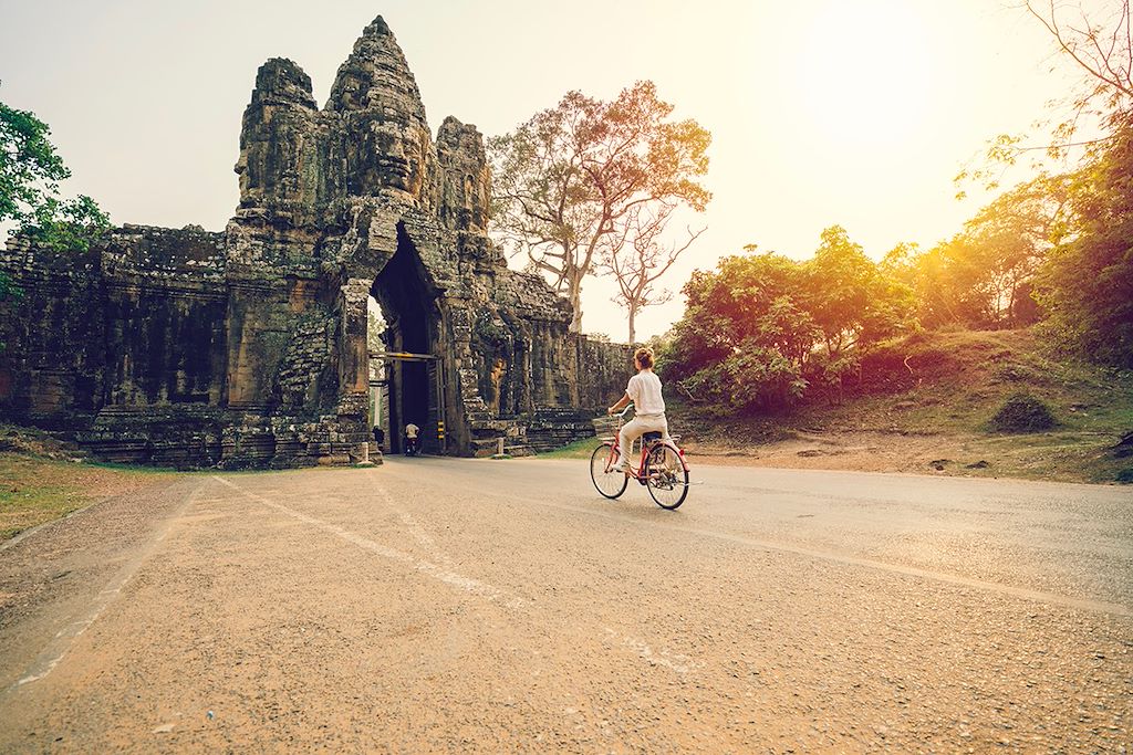 Image Angkor à vélo – Pêcheurs Tonlé Sap – Rizières Battambang – Visite palais Royal Phnom Penh
