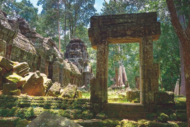 Porte d un temple - Cambodge