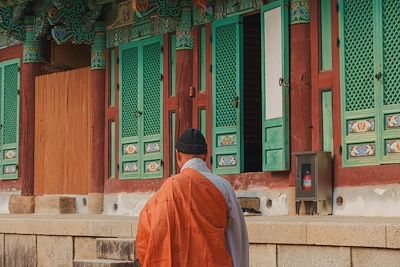 Moine dans un temple, Busan 