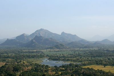 © Romain Raji - Vue depuis le rocher du Lion - Sigiriya - Sri Lanka Vue depuis le rocher du Lion - Sigiriya - Sri Lanka