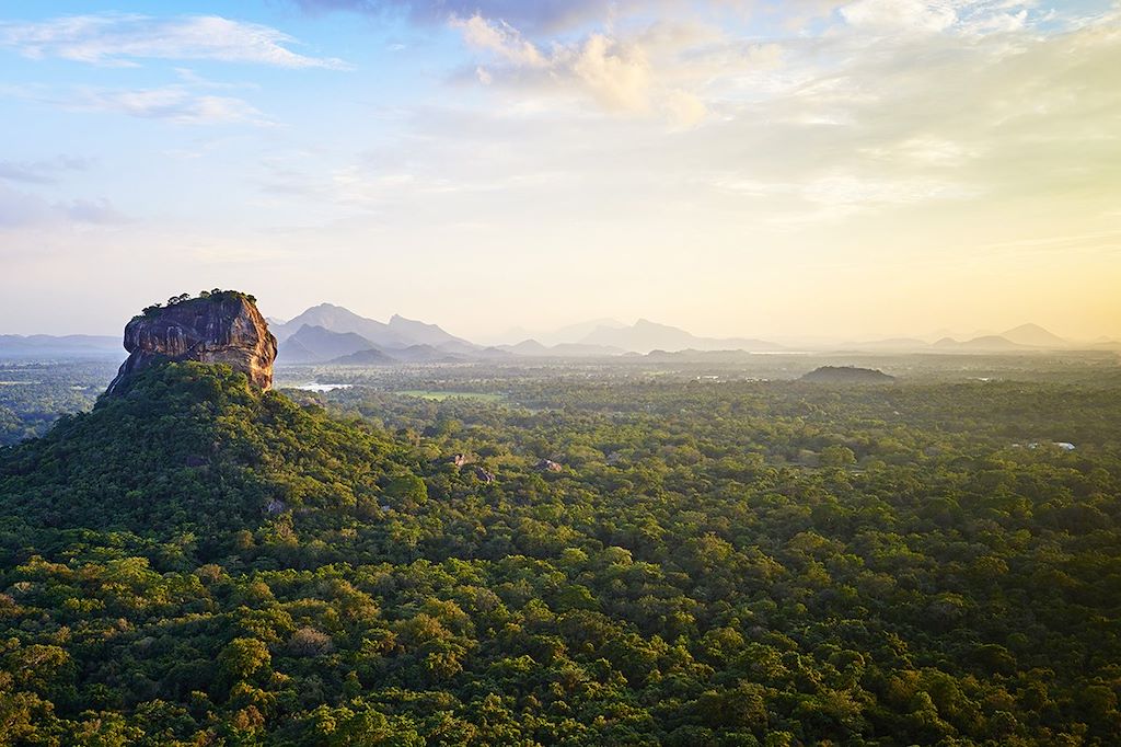 Image Visite Sigiriya - Safari Udawalawe - Randonnée Bandarawela - Plage Waskaduwa