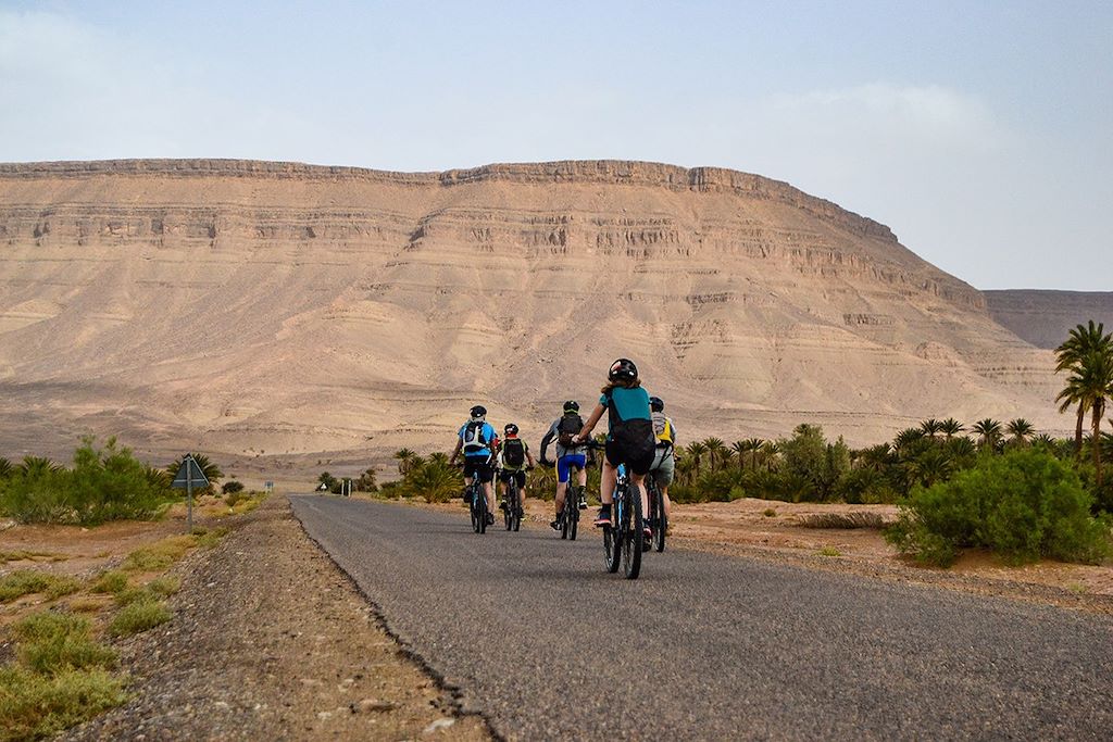 Image Vallée du Draa en VTT - Atlas marocain à vélo - Dunes de Tidri à vélo