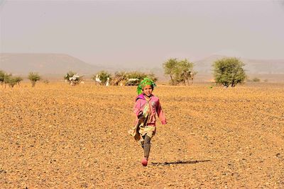 © Louis Puthod - Enfant du Saghro - Maroc Enfant du Saghro - Maroc
