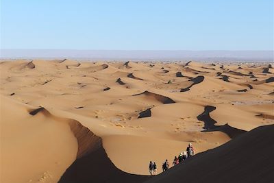 © Mabrouk Hamrit - Randonnée dans les dunes du Sahara - Maroc Randonnée dans les dunes du Sahara - Maroc