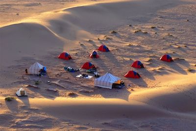 © Florent Leclerc - Campement dans la vallée du Drâa - Maroc Campement dans la vallée du Drâa - Maroc