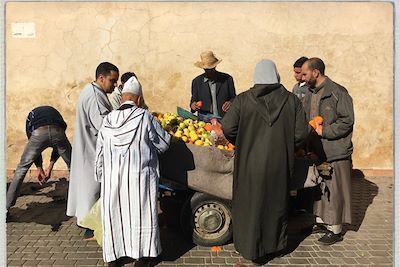 © Carine Catogni - Dans les rues de Marrakech - Haut Atlas - Maroc Dans les rues de Marrakech - Haut Atlas - Maroc
