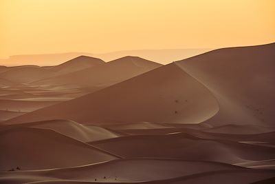 © Brice Portolano - Coucher du soleil sur l'Erg Chegaga - Sahara - Maroc Coucher du soleil sur l'Erg Chegaga - Sahara - Maroc