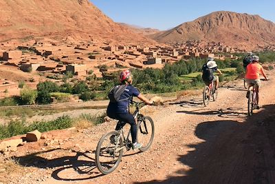 À VTT dans la vallée du M'Goun - Maroc