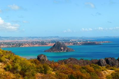 Vue sur Nosy Lonio depuis Diego Suarez - Baie d'Antsiranana - Madagascar