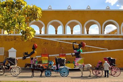 © Hélène Le Pelley - Le couvent San Antonio de Padua à Izamal - Mexique Le couvent San Antonio de Padua à Izamal - Mexique