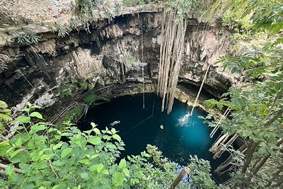 © Elody Patin - Cenote - San Lorenzo Oxman - Yucatan - Mexique Cenote - San Lorenzo Oxman - Yucatan - Mexique
