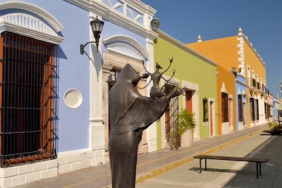 © Hélène Le Pelley - Dans les rues de Campeche - Mexique Dans les rues de Campeche - Mexique