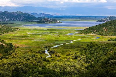© MaleWitch / iStock - Lac de Skadar - Monténégro Lac de Skadar - Monténégro