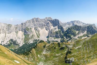 © legedo / Adobe Stock - Vue du parc national de Durmitor - Monténégro Vue du parc national de Durmitor - Monténégro