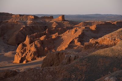 © Denis Chambon - Falaises de Bayanzag - Désert de Gobi - Mongolie Falaises de Bayanzag - Désert de Gobi - Mongolie