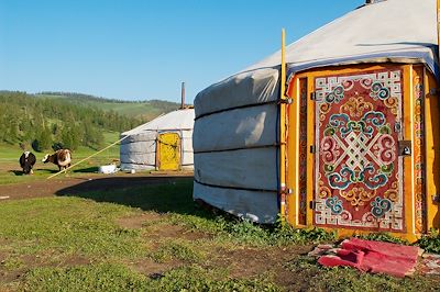 © MORANDI Tuul et Bruno / hemis.fr - Campement de yourtes - Vallée de l'Orkhon - Mongolie Campement de yourtes - Vallée de l'Orkhon - Mongolie