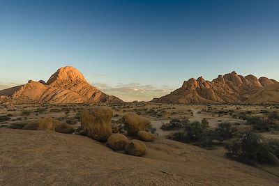 Le desert dans la région d'Erongo en Namibie
