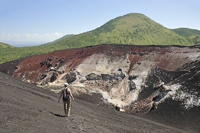 © Christian Heeb/John Warburton-Lee / Photononstop - Volcan Cerro Negro - Nicaragua Volcan Cerro Negro - Nicaragua