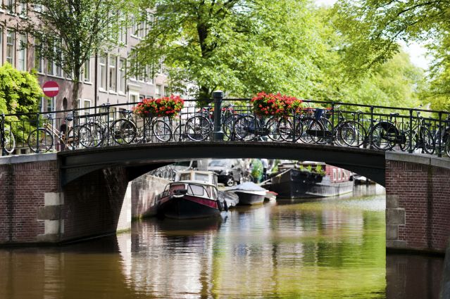 Voyage en véhicule : D\'Amsterdam à Bruges à vélo