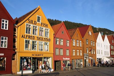 © Quentin Gaudillière - Facades du quartier de Bryggen - Bergen - Norvège Facades du quartier de Bryggen - Bergen - Norvège