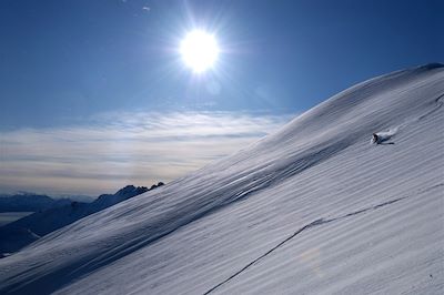 Ski et cabotage dans les Alpes de Lyngen