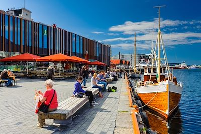© Bergen Tourist Board / Robin Strand - visitBergen.com - Marché aux poissonx de Bergen - Norvège Marché aux poissonx de Bergen - Norvège