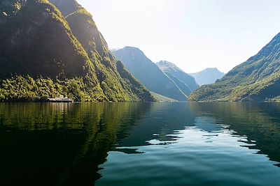 © Sverre Hjornevik / Fjord Norway - Naeroyfjord - Norvège Naeroyfjord - Norvège