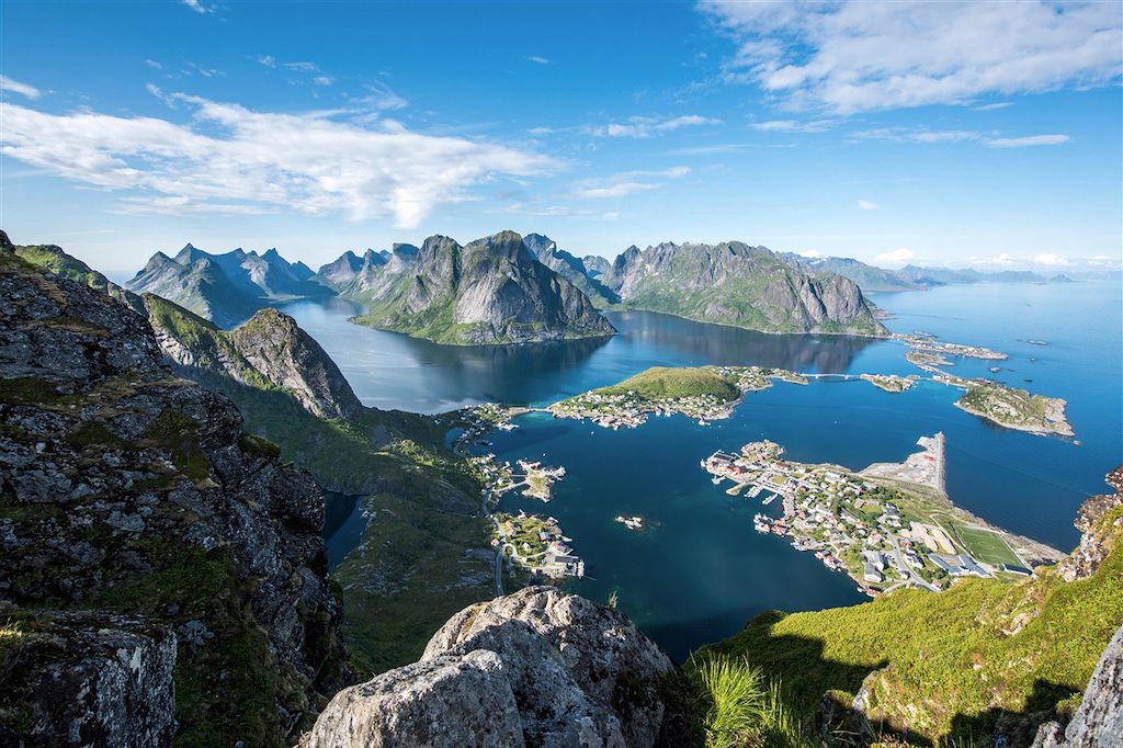 Image Iles Lofoten - Randonnée Sur La Plage De Kvalvika - Village De Pêcheurs et Rorbu