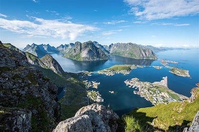 © Tomasz Furmanek/Visitnorway.com - Vue depuis Reinebringen - Lofoten - Comté de Nordland - Norvège Vue depuis Reinebringen - Lofoten - Comté de Nordland - Norvège