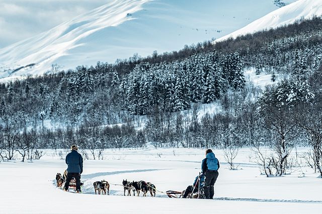 Traîneau à chiens : Petits et grands apprentis mushers de Norvège Voyage Petits et grands apprentis mushers de Norvège