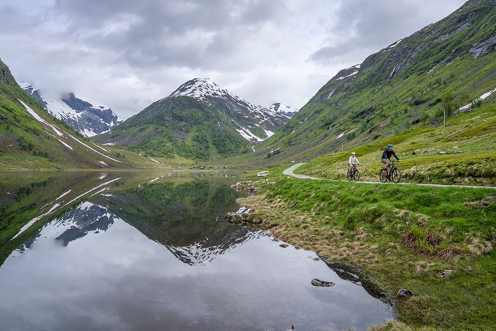 Image Ferry Sognefjord - Train Flam - Vélo Bergen